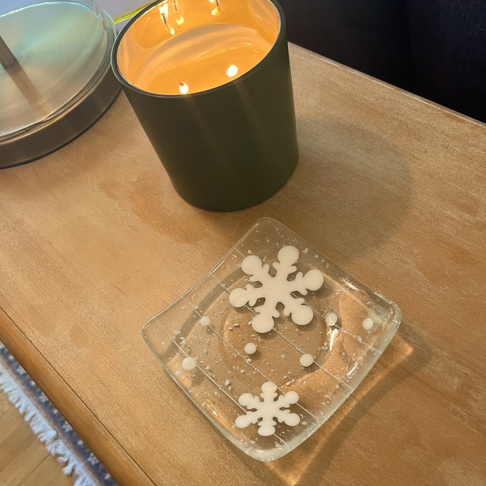 Glass snowflake dish
